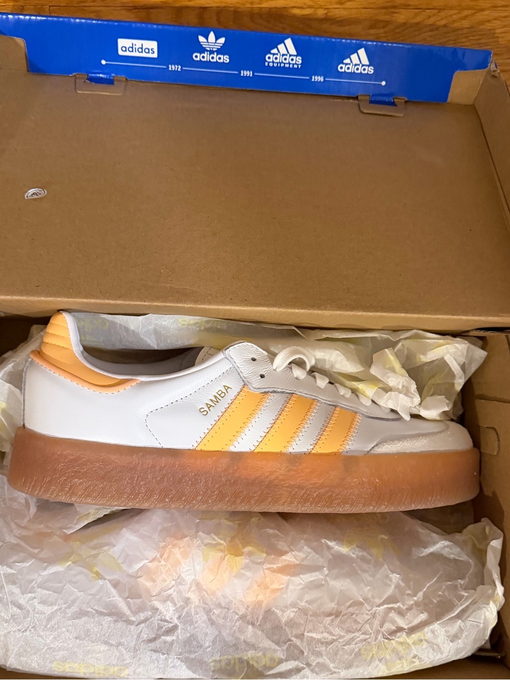 Adidas Sambae J JP9533 White Acid Orange Gold Sneakers Size 7 New in box .